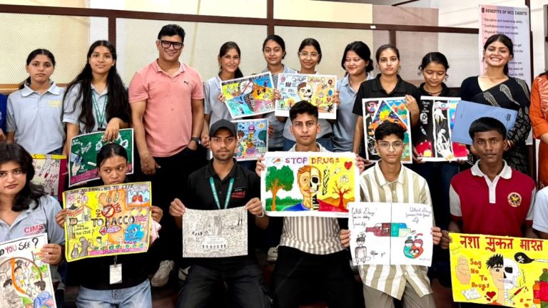 सीआईएमएस कॉलेज में गूंजा नशा मुक्त भारत का संकल्प, युवाओं ने लिया नशे से दूर रहने का प्रण