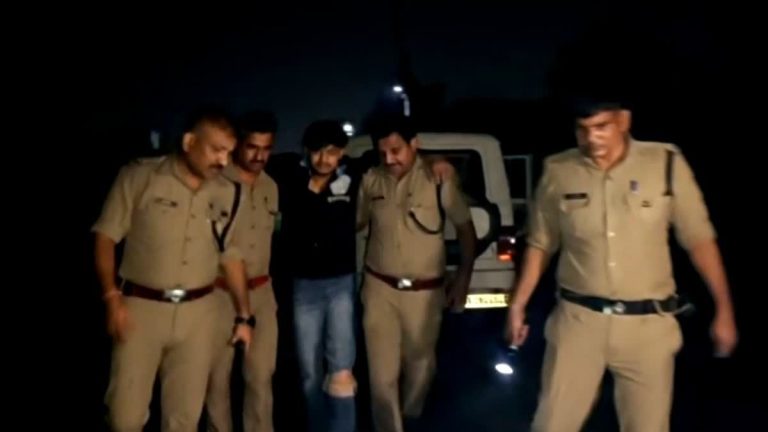 एक्शन : पुलिस मुठभेड़ में पकड़े गए शराब कैंटीन संचालक की हत्या के आरोपी,एक आरोपी घायल 