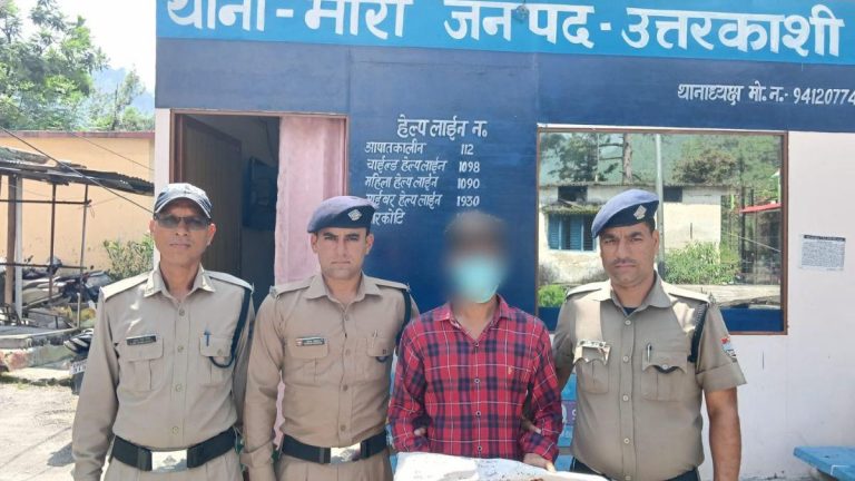 एक्शन: कुल्हाड़ी से हमला कर हत्या के बाद फरार आरोपी को पुलिस ने दबोचा