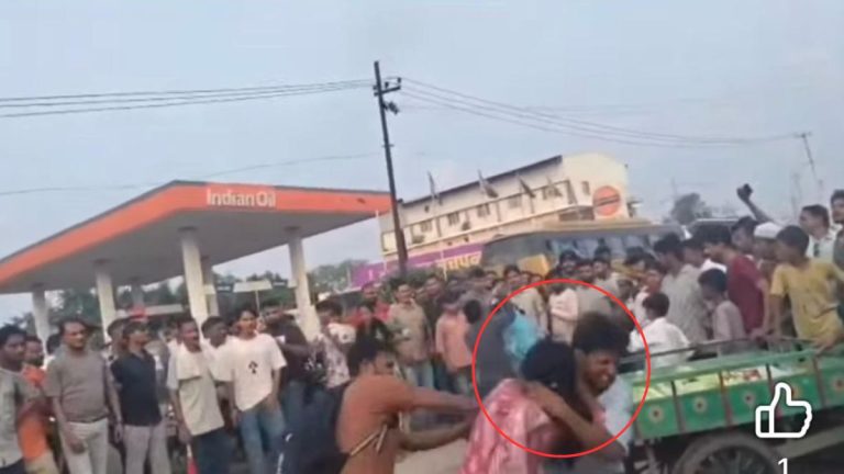 बड़ी खबर : बीच सड़क महिलाओं और युवकों के बीच मारपीट,वीडियो वायरल 